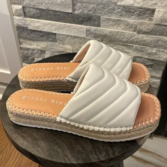 GIANNI BINI WHITE PUFFY LEATHER SLIDES PLATFORM SIZE 8.5 - Picture 2 of 8